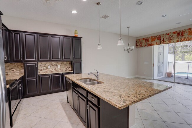 Building Photo - 510 Captiva Dr