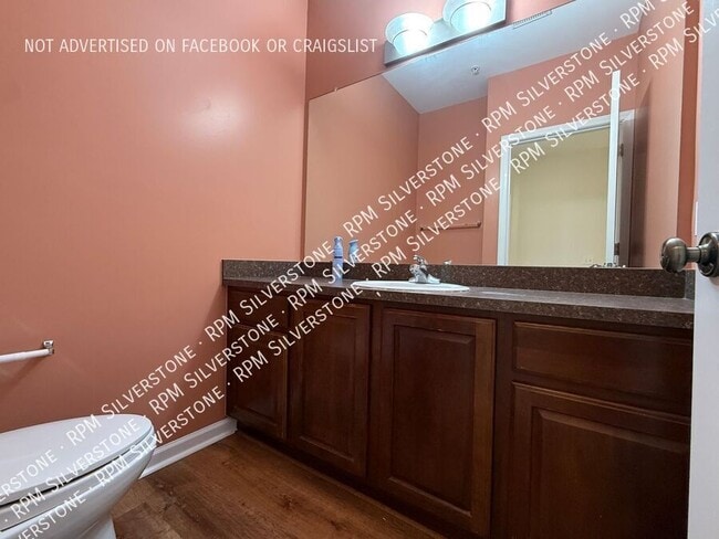 Building Photo - 3255 Camden Dr