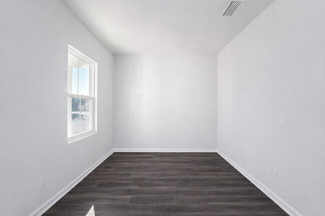 Building Photo - 3 bedrooms, 2 1/2 bathrooms in Richmond Hill's Heartwood Community