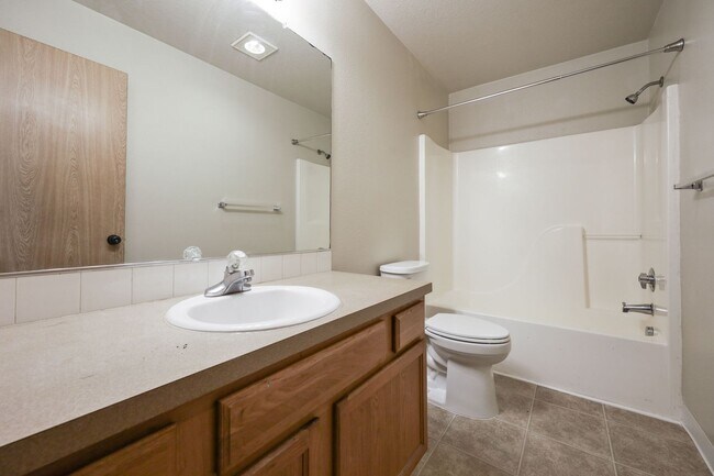 Building Photo - 4bed/2.5 Bathroom house - SE Portland