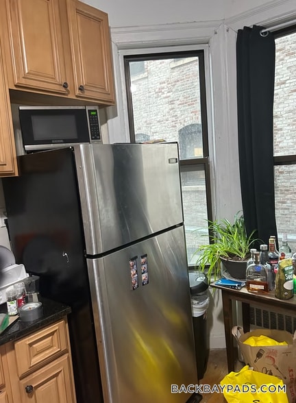 Building Photo - 384 Commonwealth Ave