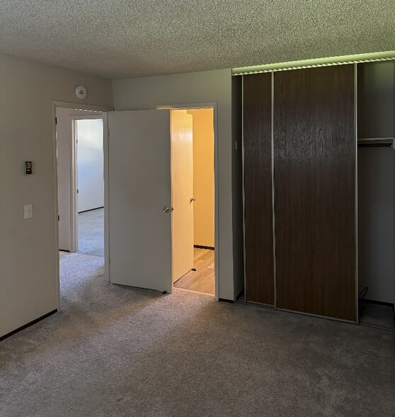 Building Photo - 1043 Copeland Creek Dr