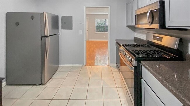 Building Photo - 388 Greencove Ln SE