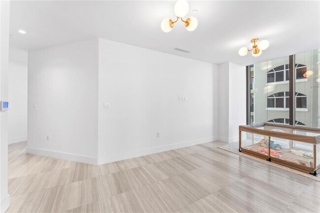 Building Photo - 2912 W Santiago St