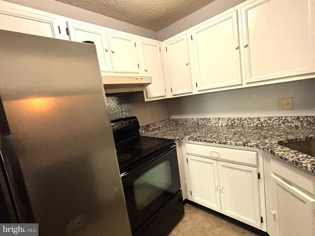 Building Photo - 4805A Aberdeen Dr
