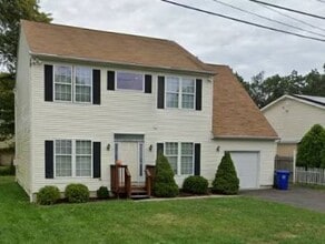 Building Photo - 32 Southwind Dr