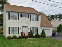 Building Photo - 32 Southwind Dr