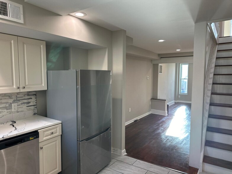 Building Photo - 1204W Cross St