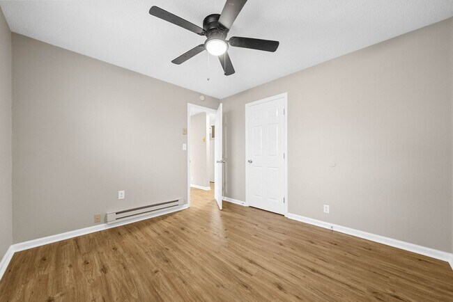 Building Photo - 114 Tandy Dr