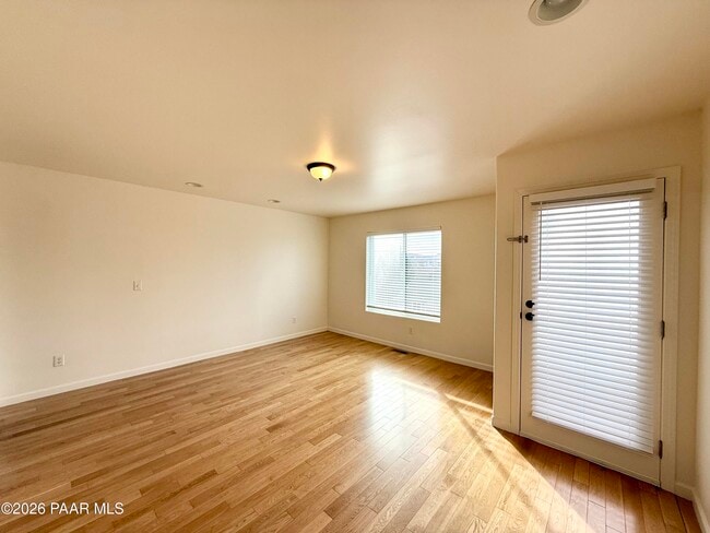 Building Photo - 5260 N Verde Ln