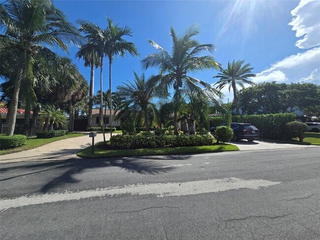 Primary Photo - 3204 Barton Rd