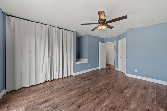 Building Photo - 6230 Riverwalk Ln