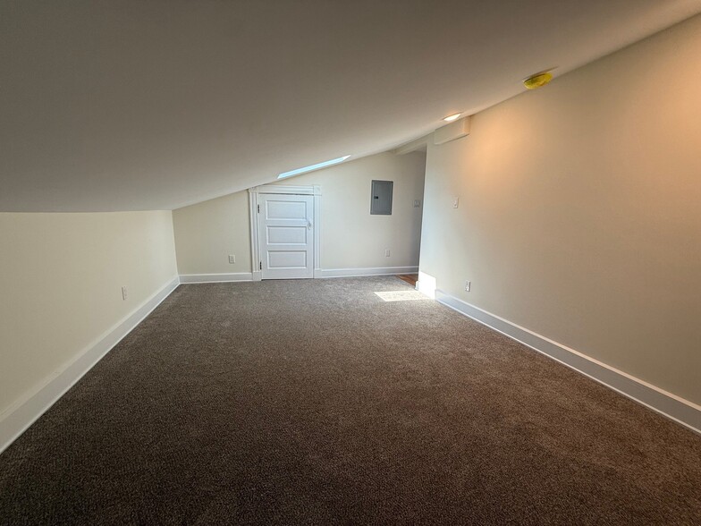 Building Photo - 401 Fairfield Ave