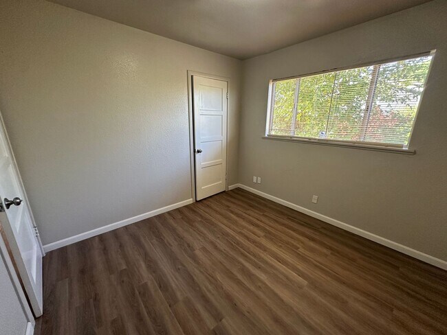 Building Photo - 3461 Ashley Ave