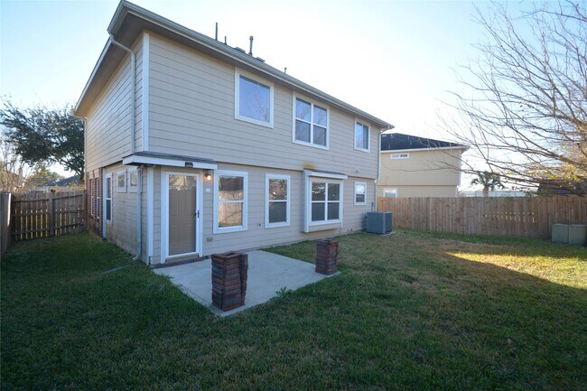 Building Photo - 11015 Shumard Oak Ct