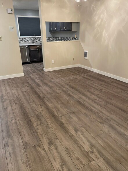 Building Photo - 603 SE 148th Ave