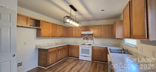 Building Photo - 5320 Peach Pl Ln