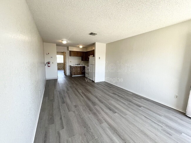 Building Photo - 1205 Kelso St