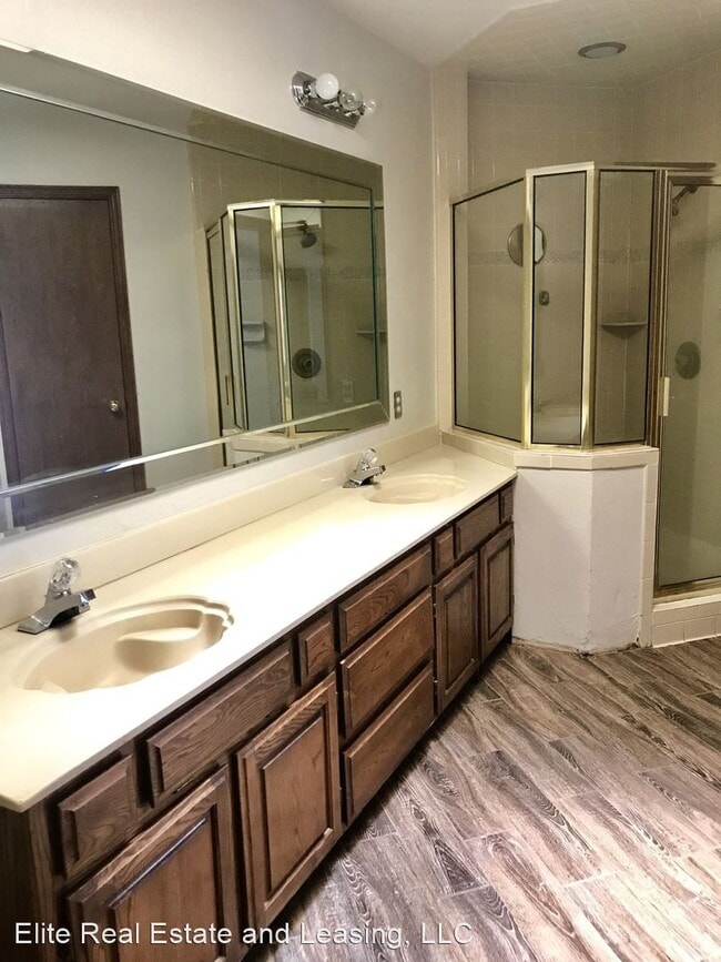 Building Photo - 3 br, 2 bath House - 10604 N. MAJOR AVE