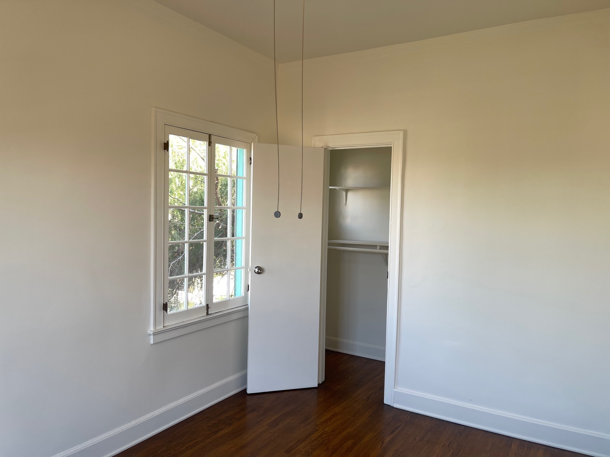 Building Photo - 3000 Kenwood Ave