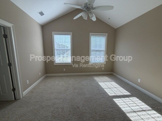 Building Photo - 11 Shadwell St