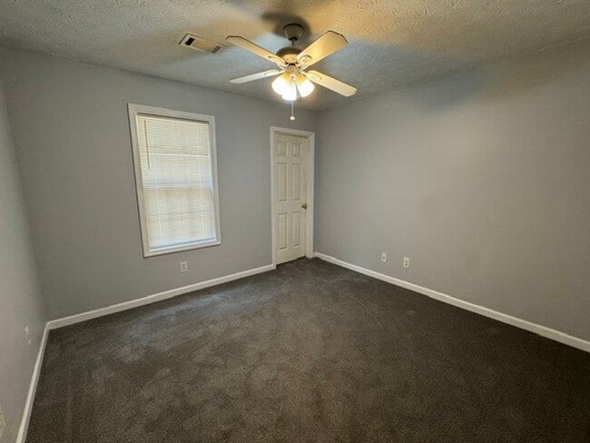 Building Photo - 3310 Hogansville Rd
