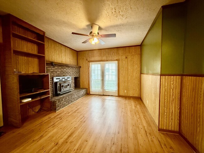 Building Photo - 2703 Old Spartanburg Rd