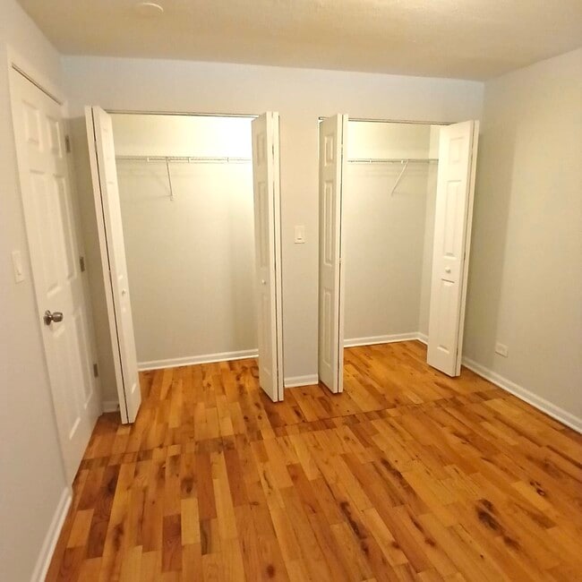 Building Photo - 4642 N Francisco Ave