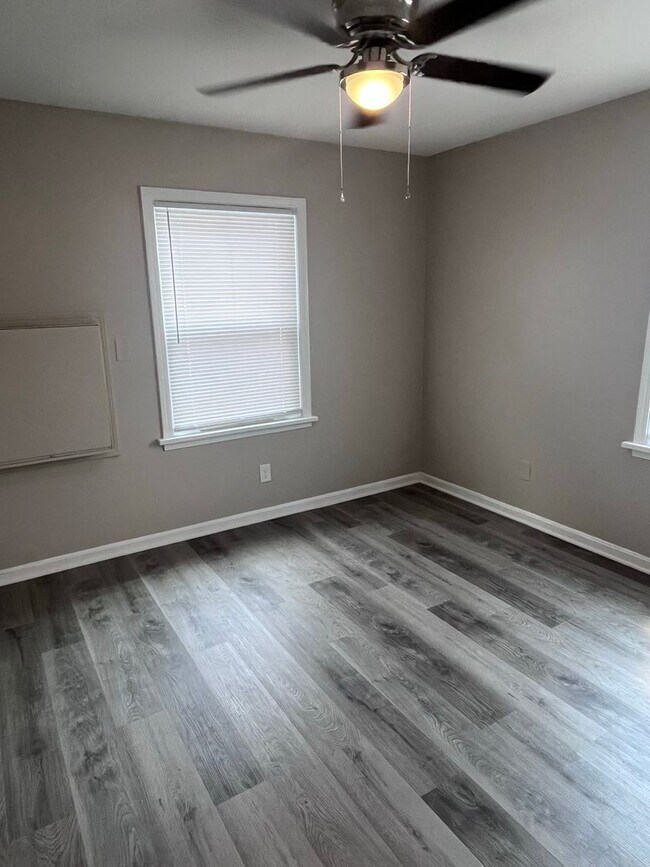 Building Photo - 2012 Terril Ln