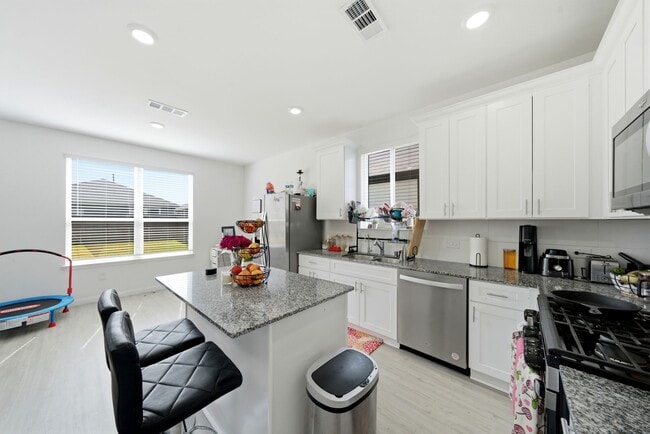 Building Photo - 23531 Autumn Harvester Dr