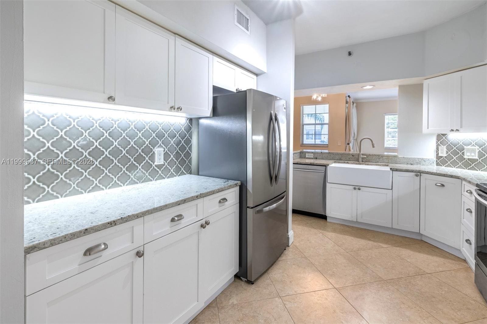 Building Photo - 3255 NE 184th St