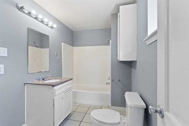 Building Photo - 11131 Holly Hill Ln