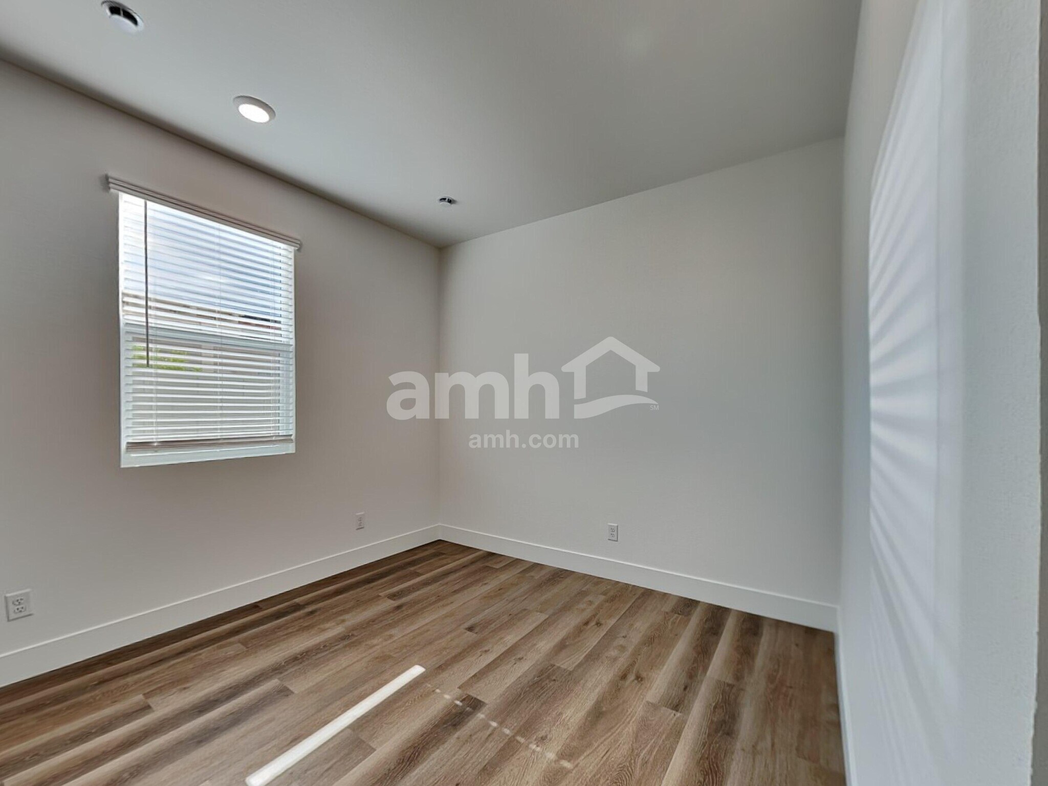 Building Photo - 9141 Fiesta Impatiens Ct