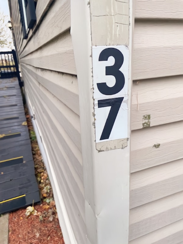 Building Photo - 37 Village Ct