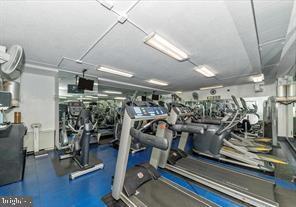 Building Photo - 10401 Grosvenor Pl