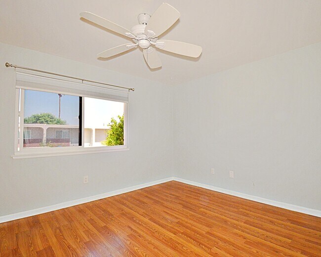 Building Photo - 2230 N Indian Canyon Dr