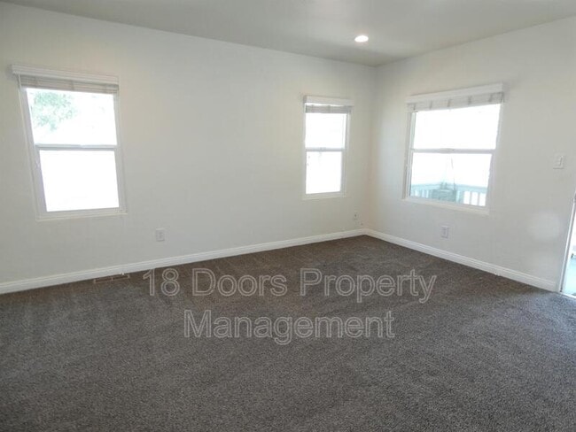 Building Photo - 4536 4th St