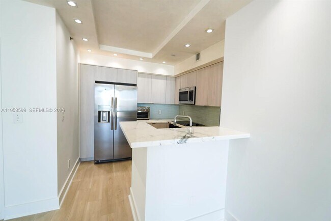 Building Photo - 325 S Biscayne Blvd