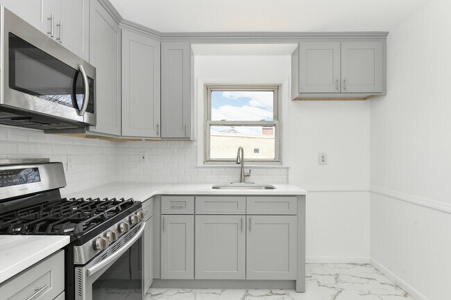 Building Photo - 4608 Grand Ave