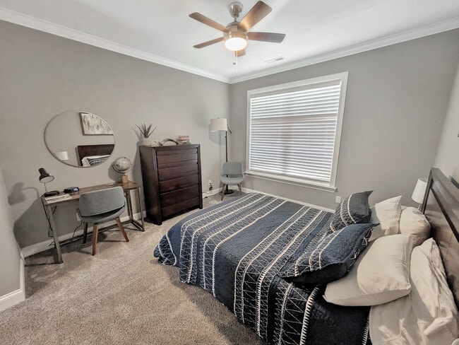 Building Photo - 1612 Auburndale Ave