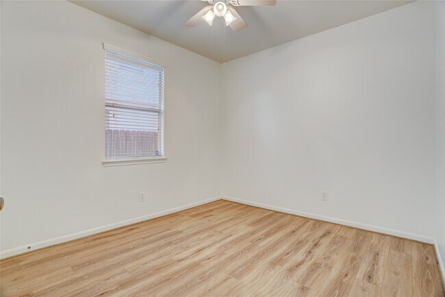 Building Photo - 7406 Sabinal Creek Dr