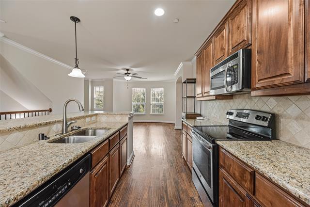 Building Photo - 2500 Rockbrook Dr