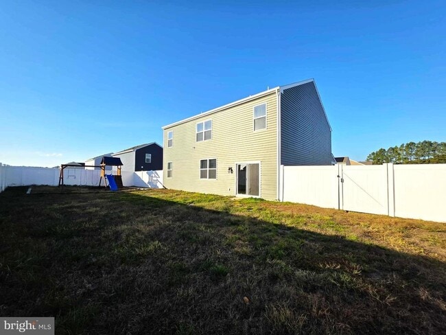 Building Photo - 374 Robbins Farm Rd