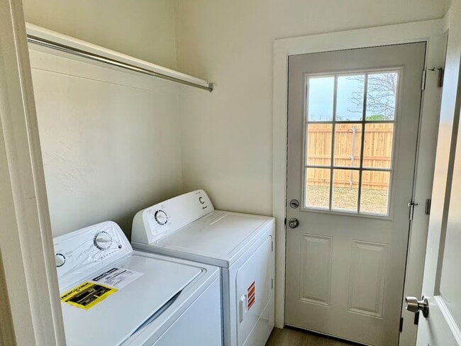 Building Photo - Brand-New 2BR/2BA Home | Fully Furnished | All Utilities Included