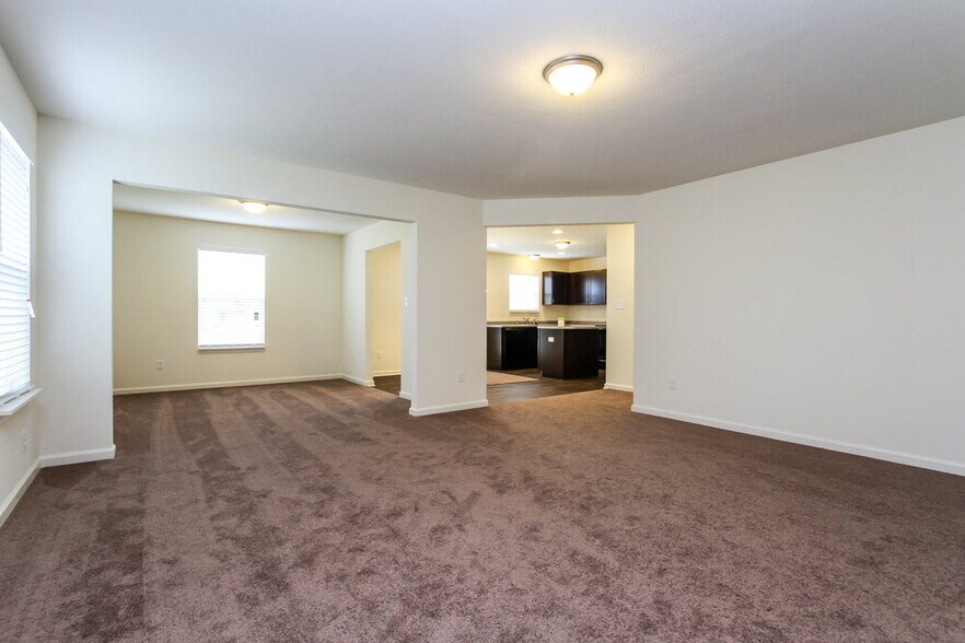 Building Photo - 8112 Grove Berry Way