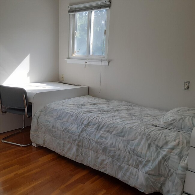 Building Photo - 74 Rockland Dr