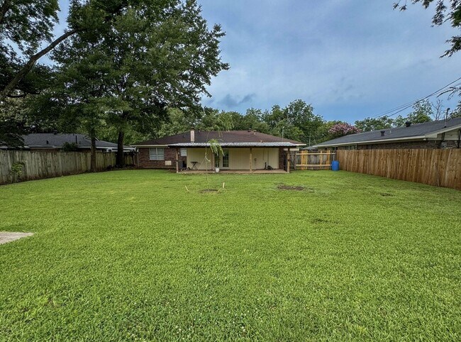 Building Photo - Shreve Island