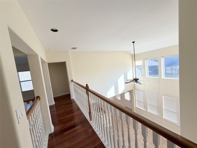 Building Photo - 28015 Silverstream Ct