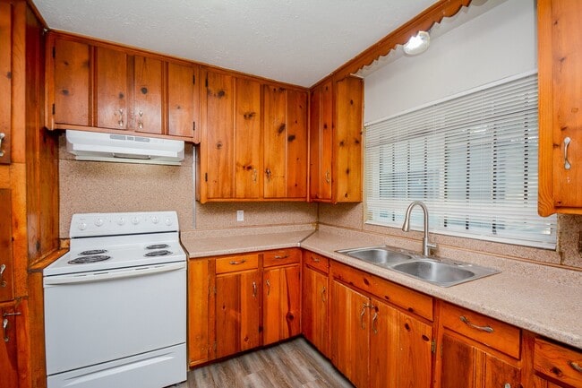 Building Photo - 10214 Rockaway Dr