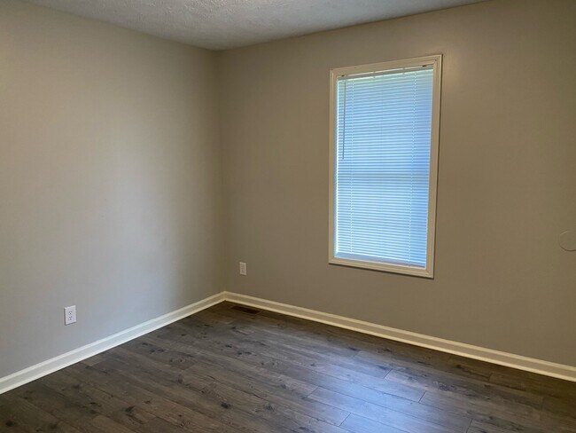 Building Photo - 55 Clement Dr